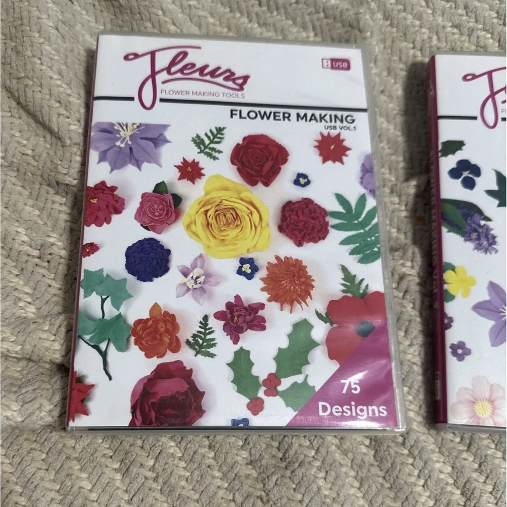 Fleurs Flower Making USB with Instruction Booklet -‎ Volume 1 and Volume 2